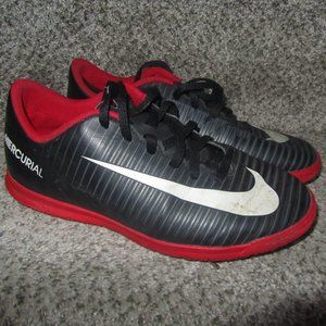 NIKE Mercurial Soccer Shoes Youth Size 6Y